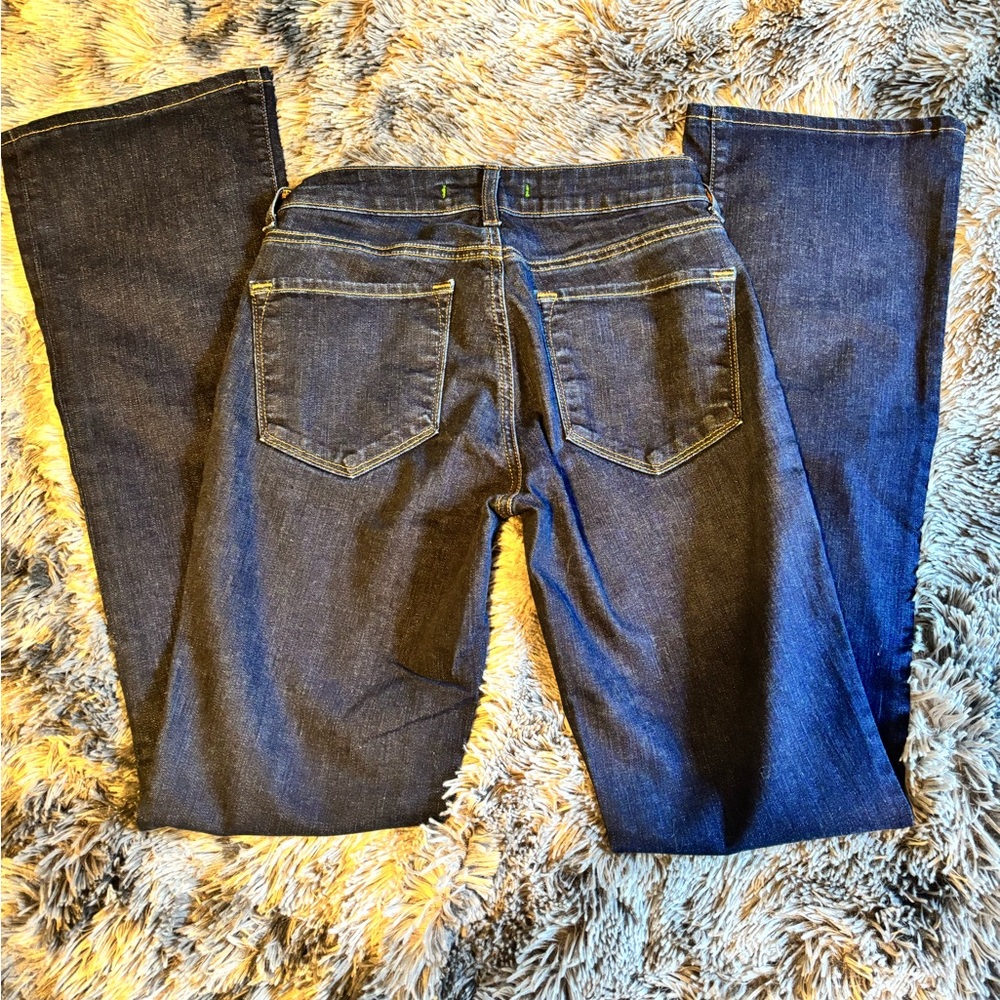 J Brand size 27 curvy fit bootleg jeans